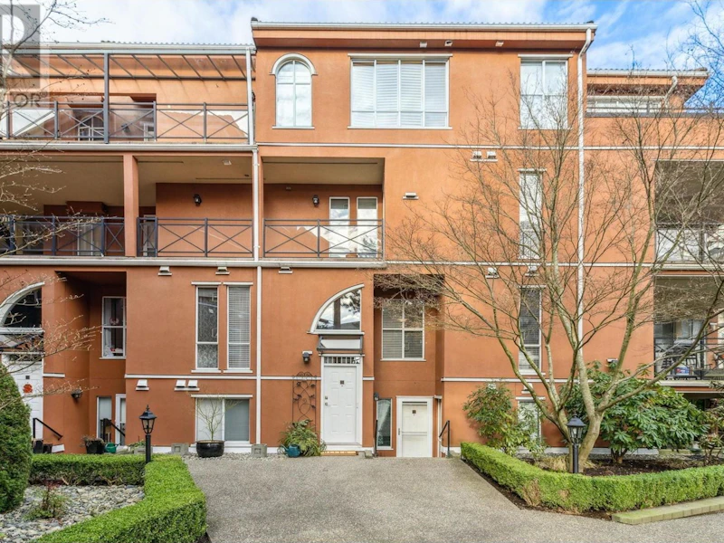 214 - 2 Renaissance Square, New Westminster BC V3M 6K3
