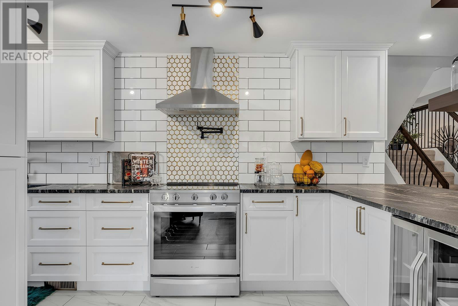 14-414 West Avenue, Kelowna, BC, V1Y 4Z2