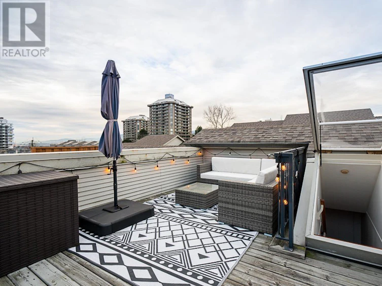 19-3855 Pender Street, Burnaby, BC, V5C 1W5