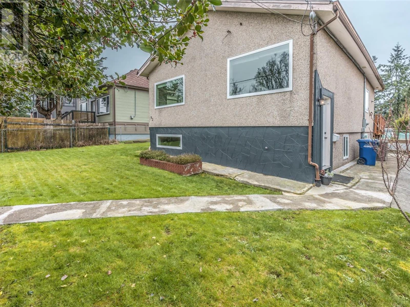 92 Fifth Street, Nanaimo BC V9R 1N1