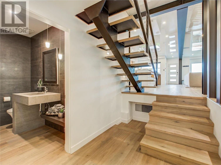 124-1156 Sunset Drive, Kelowna, BC, V1Y 9R7 - 23