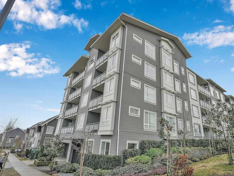 318-13628 81a, Surrey, BC, V3W 3E2