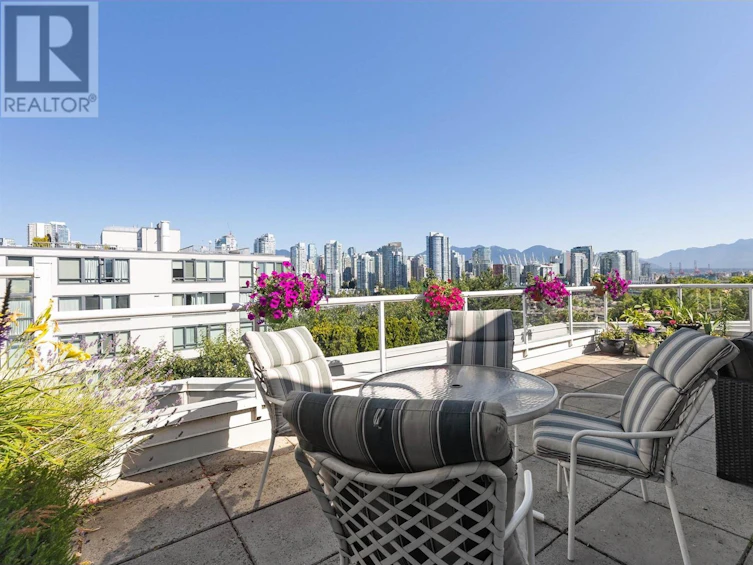 906-518 Moberly Road, Vancouver, BC, V5Z 4G3