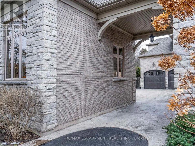 115 Rosemary Lane, Hamilton, ON, L9G 2K4 - 3