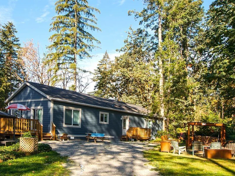 2285 Lougheed Highway, Agassiz BC V0M 1A1