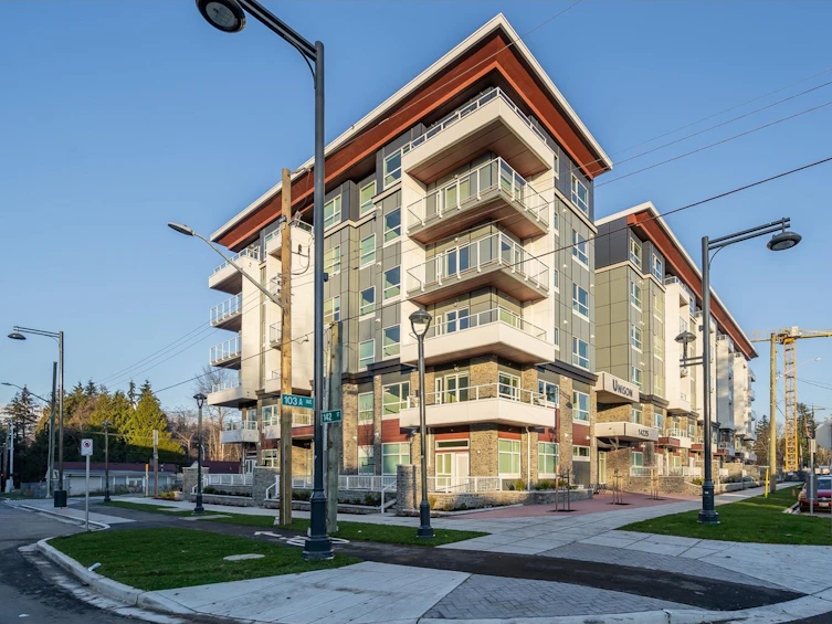 204-14225 103a, Surrey, BC, V3T 1T1
