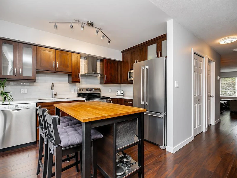 11 - 20890 57th Avenue, Langley BC V3A 8M7