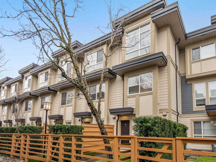 51-19477 72a, Surrey, BC, V4N 6M2
