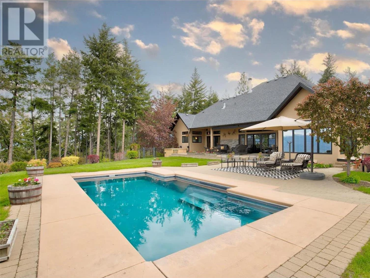 4422 Hayes Road, Kelowna, BC, V1W 5A7 - 2