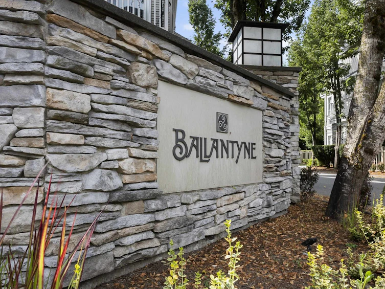 30-8775 161, Surrey, BC, V4N 5G3