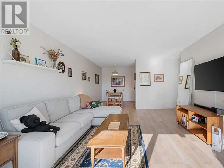 202,-816 89 Avenue Southwest, Calgary, AB, T2V 4N8