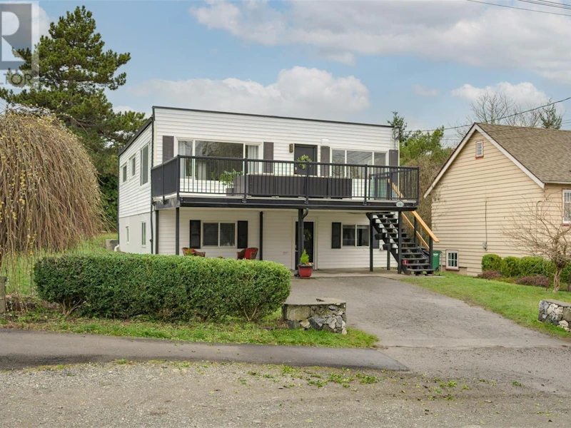 3304 Whittier Avenue, Saanich BC V8Z 3P9