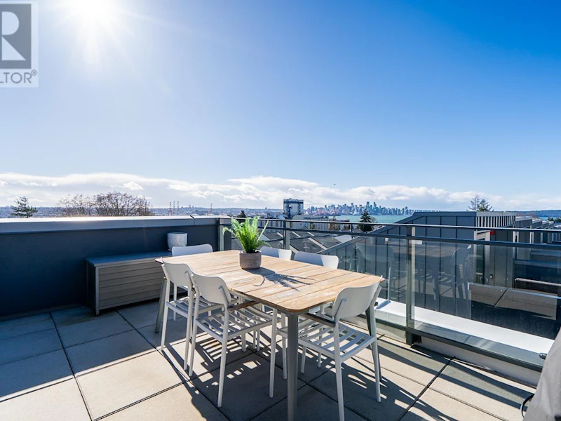 215 - 649 E 3rd Street, North Vancouver BC