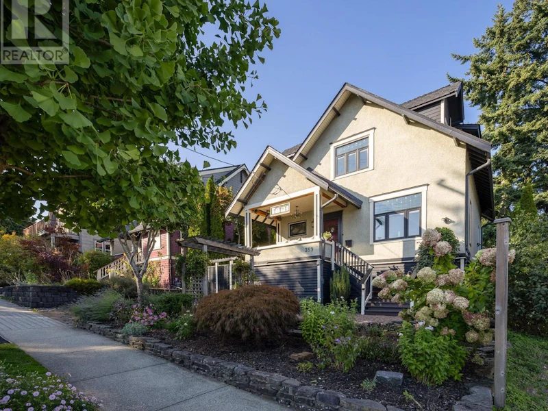 359 Alberta Street, New Westminster BC V3L 3J4