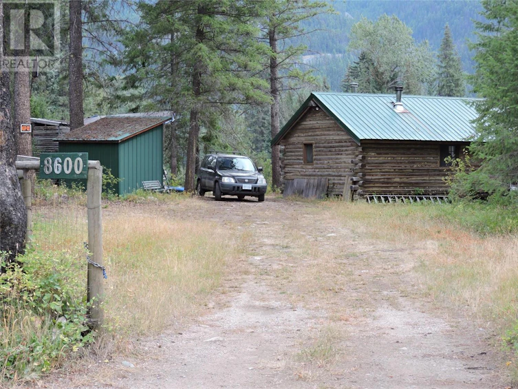8595 Christian Valley Road, Westbridge, BC, V0H 1Y0 - 7