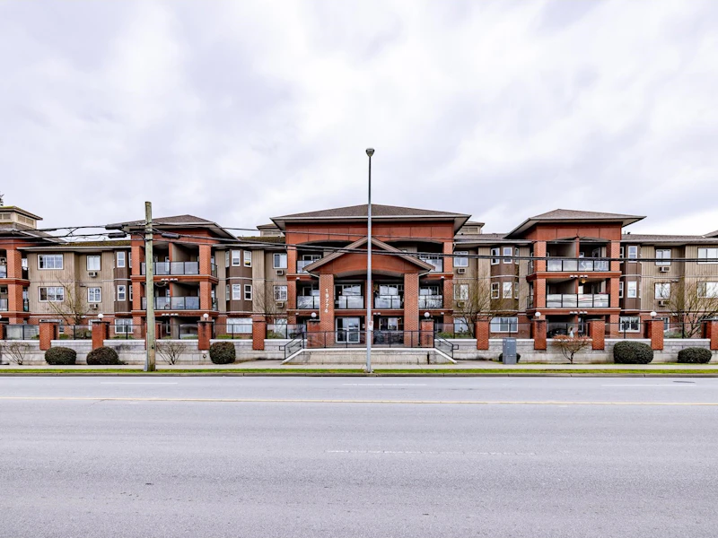 302 - 19774 56th Avenue, Langley BC V3A 3X6