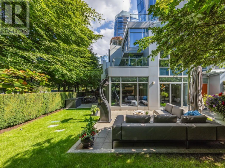 TH22-1281 West Cordova Street, Vancouver, BC, V6C 3P8