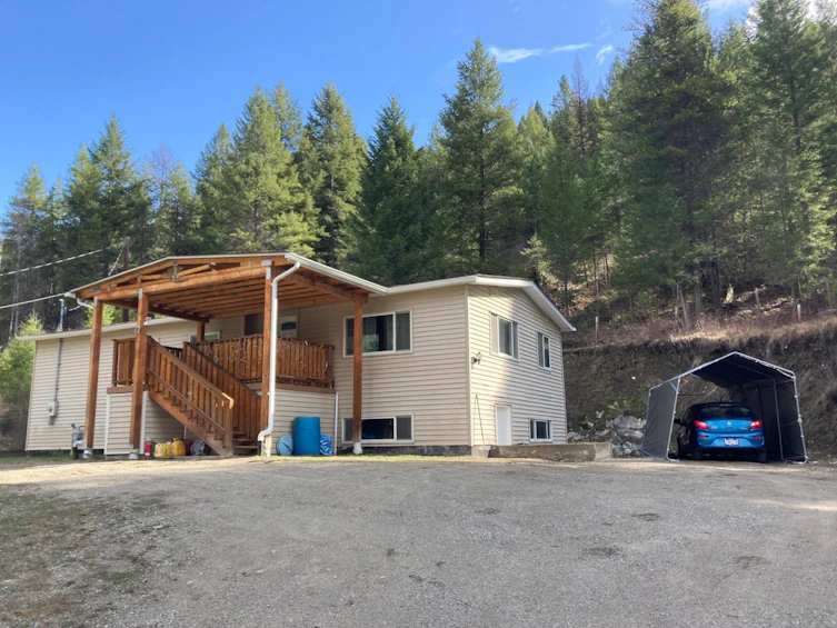 698 Strathmore Avenue Avenue, Greenwood, BC, V0H 1J0 - 2