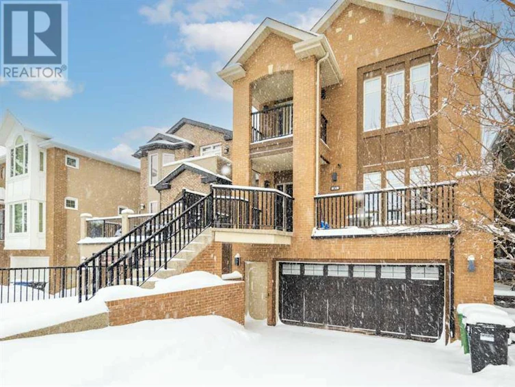 15 Aspen Meadows Green Southwest, Calgary, AB, T3H 5J9