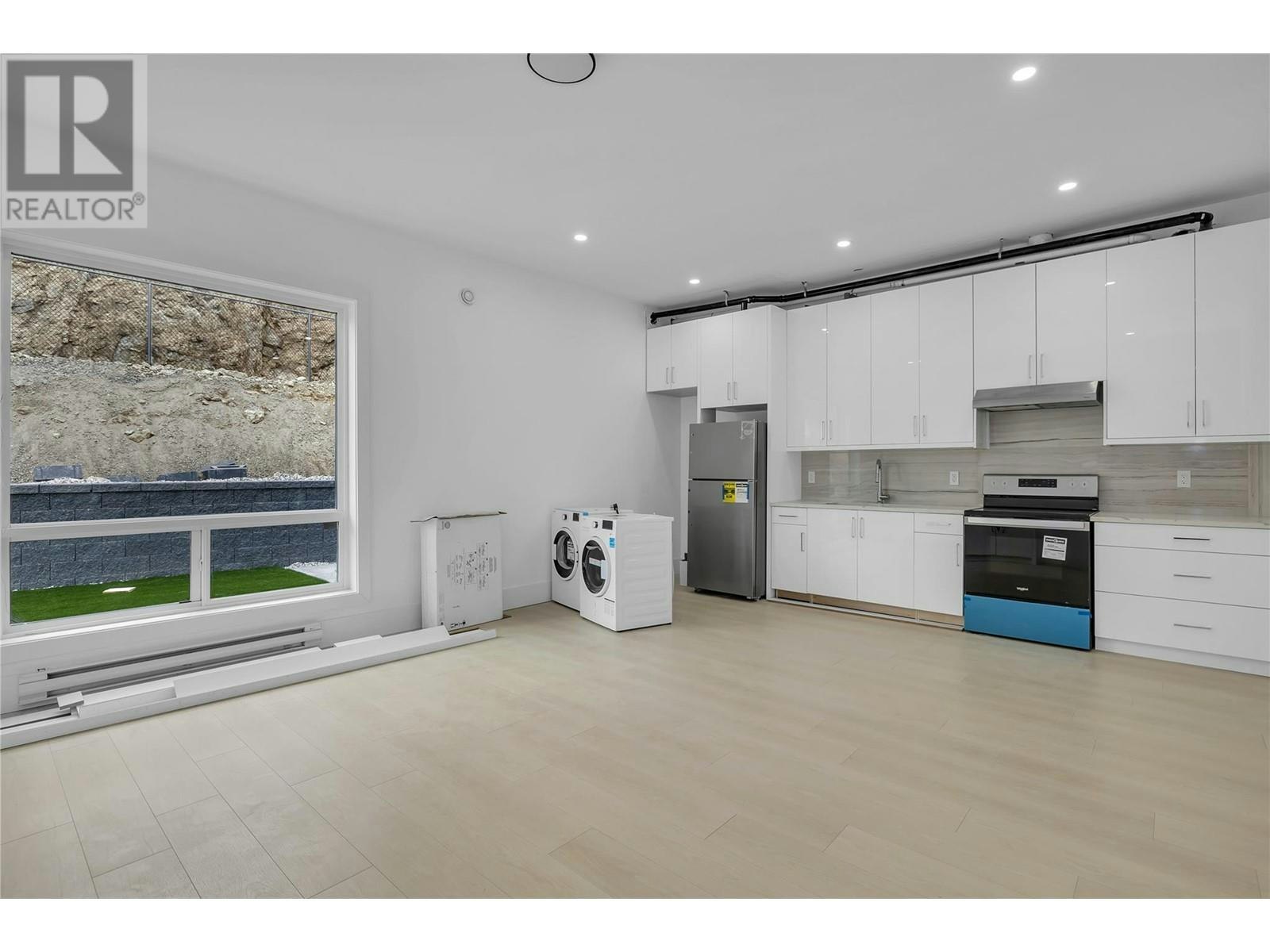1428 Vineyard Drive, West Kelowna, BC, V4T 2V8 - 45