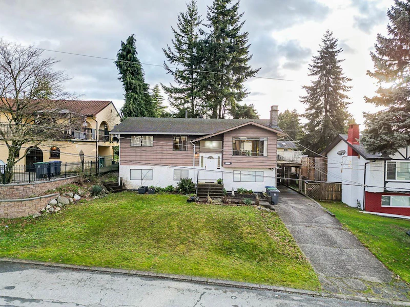 12718 104a Avenue, Surrey BC V3V 6C1