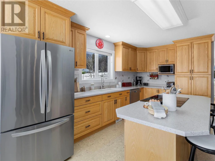2190 Country Woods Road, Sorrento, BC, V0E 2W1 - 11