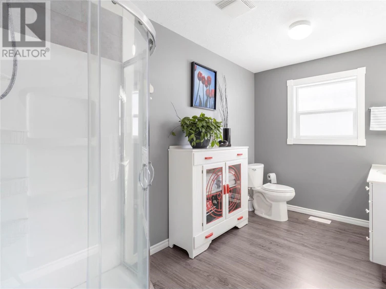 2190 Country Woods Road, Sorrento, BC, V0E 2W1 - 25