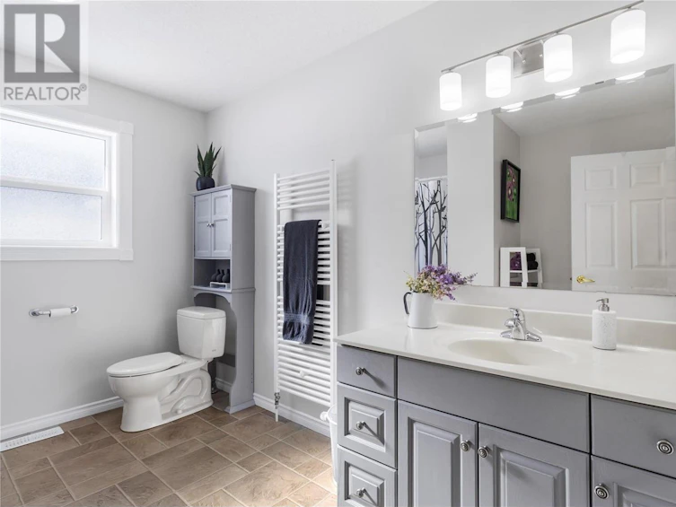 2190 Country Woods Road, Sorrento, BC, V0E 2W1 - 30