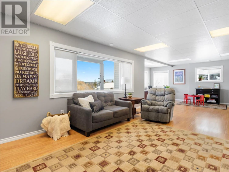 2190 Country Woods Road, Sorrento, BC, V0E 2W1 - 39