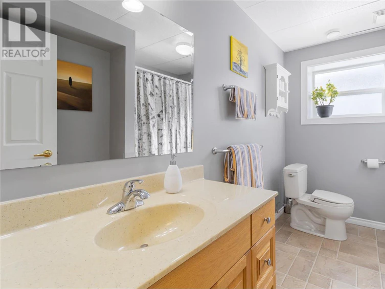 2190 Country Woods Road, Sorrento, BC, V0E 2W1 - 49