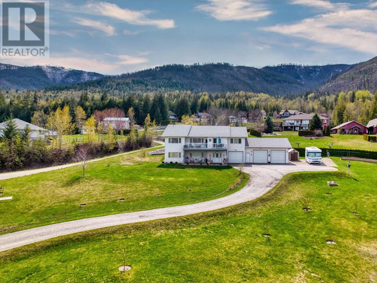 2190 Country Woods Road, Sorrento, BC, V0E 2W1 - 68