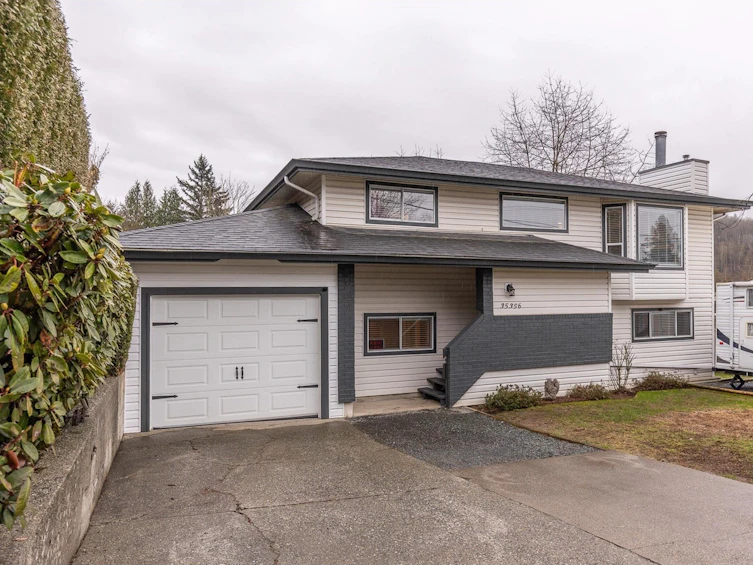 35356 Mckee Road, Abbotsford, BC, V2S 8L5