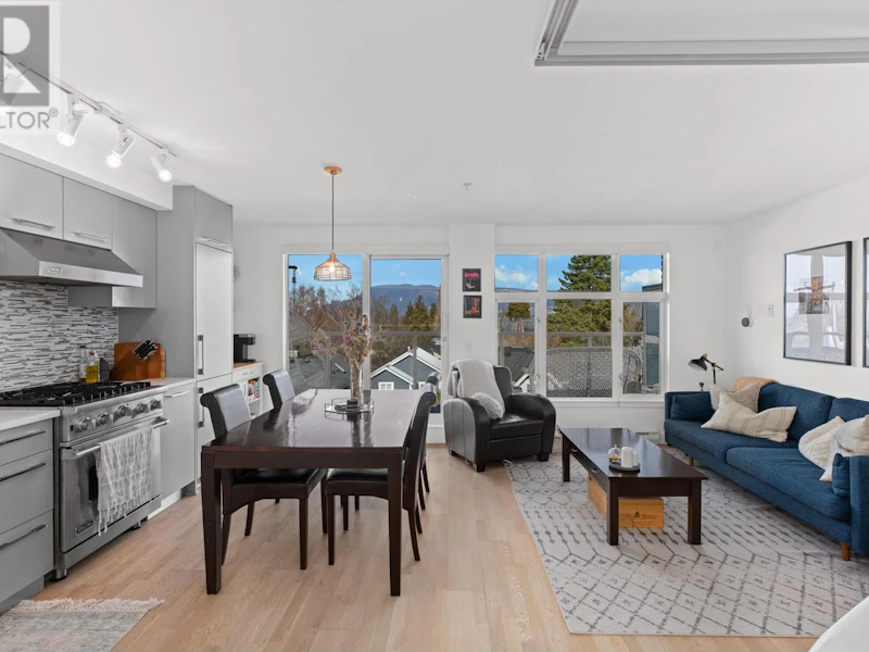 310 - 4355 W 10th Avenue, Vancouver BC V6R 2H6