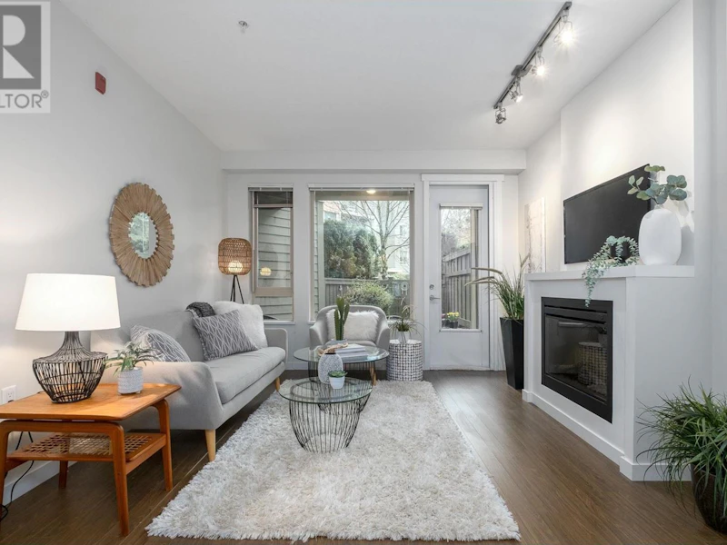 111 - 159 W 22nd Street, North Vancouver BC