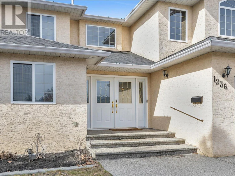 1236 Cerise Drive, Kelowna, BC, V1Y 9R8
