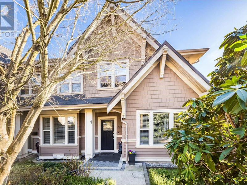 221 E Queens Road, North Vancouver BC V7N 4N7