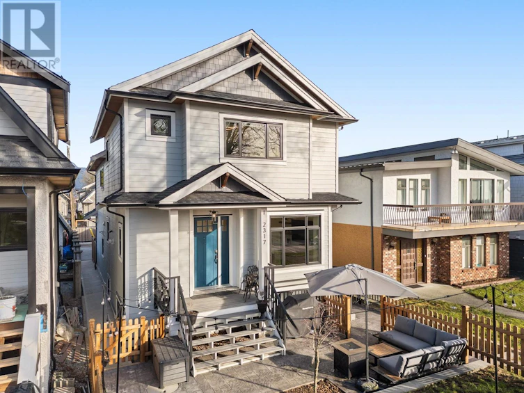 2317 Napier Street, Vancouver, BC, V5L 2P4