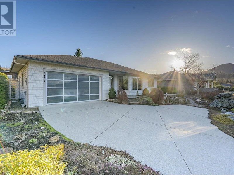 6187 Highmoor Road, Sechelt BC