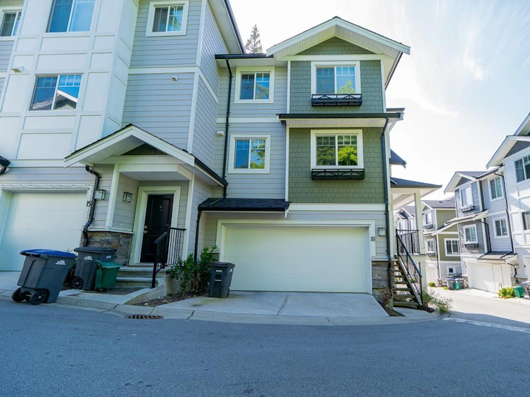 18-6188 141, Surrey, BC, V3X 0J7