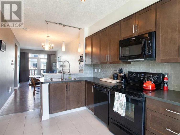 24 Nolan Hill Gate Northwest, Calgary, AB, T3R 0T9