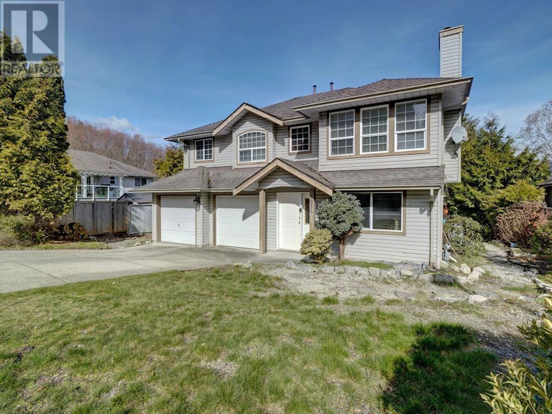 5856 Trail Avenue, Sechelt BC
