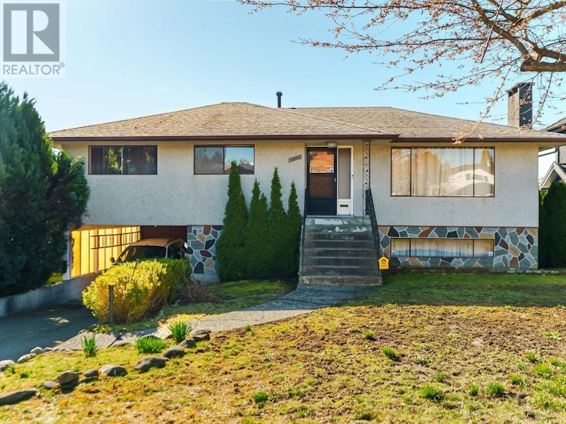 6682 Napier Street, Burnaby BC V5B 2C3