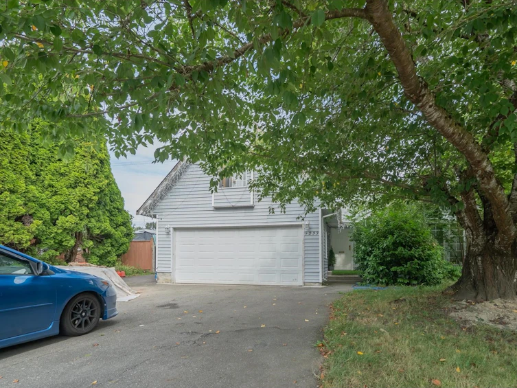 9233 136b Street, Surrey, BC, V3V 7J1