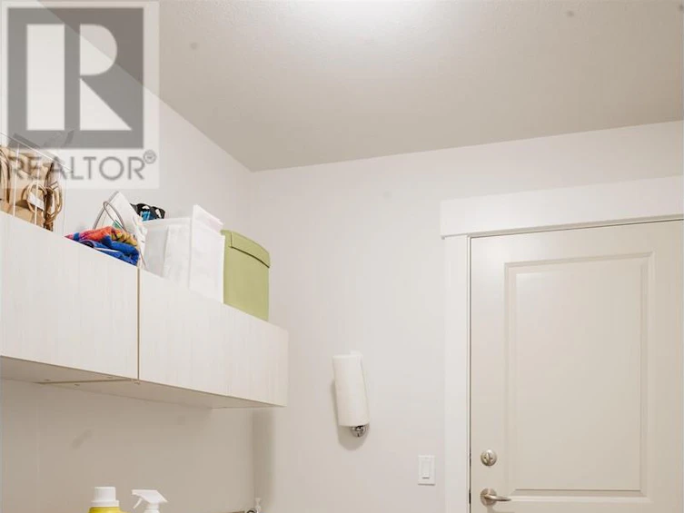 5652 Andres Road, Sechelt, BC, V7Z 0M4 - 10