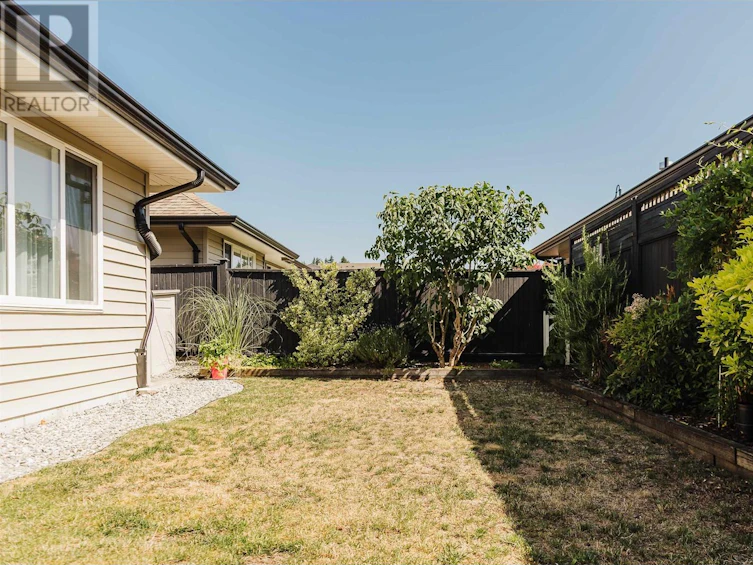 5652 Andres Road, Sechelt, BC, V7Z 0M4 - 18