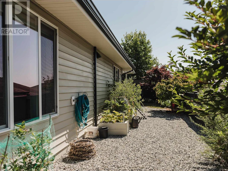 5652 Andres Road, Sechelt, BC, V7Z 0M4 - 20