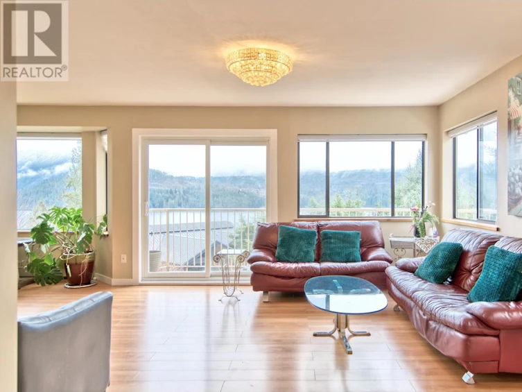 6377 North Gale Avenue, Sechelt, BC, V7Z 0P7 - 24