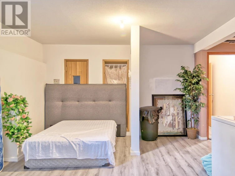 6377 North Gale Avenue, Sechelt, BC, V7Z 0P7 - 28