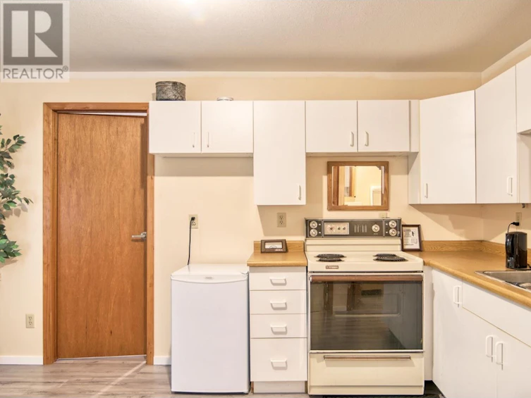 6377 North Gale Avenue, Sechelt, BC, V7Z 0P7 - 29