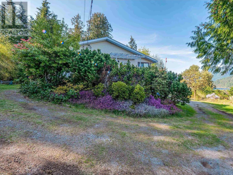 6377 North Gale Avenue, Sechelt, BC, V7Z 0P7 - 37